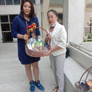 Baxter Brenton Delivered 2020 Season Greetings Hampers to Dean of Graduate School of Business, Assumption University, Bangkok, Thailand